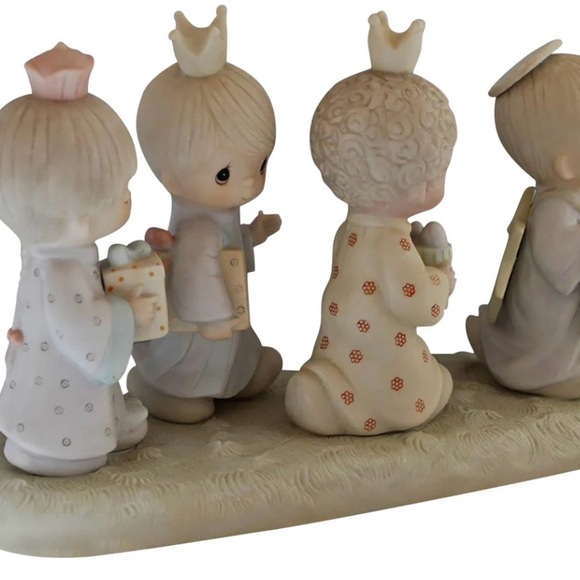 12 Pieces, Vintage rare Precious moments Nativity with wooden manger. - Picture 2 of 6